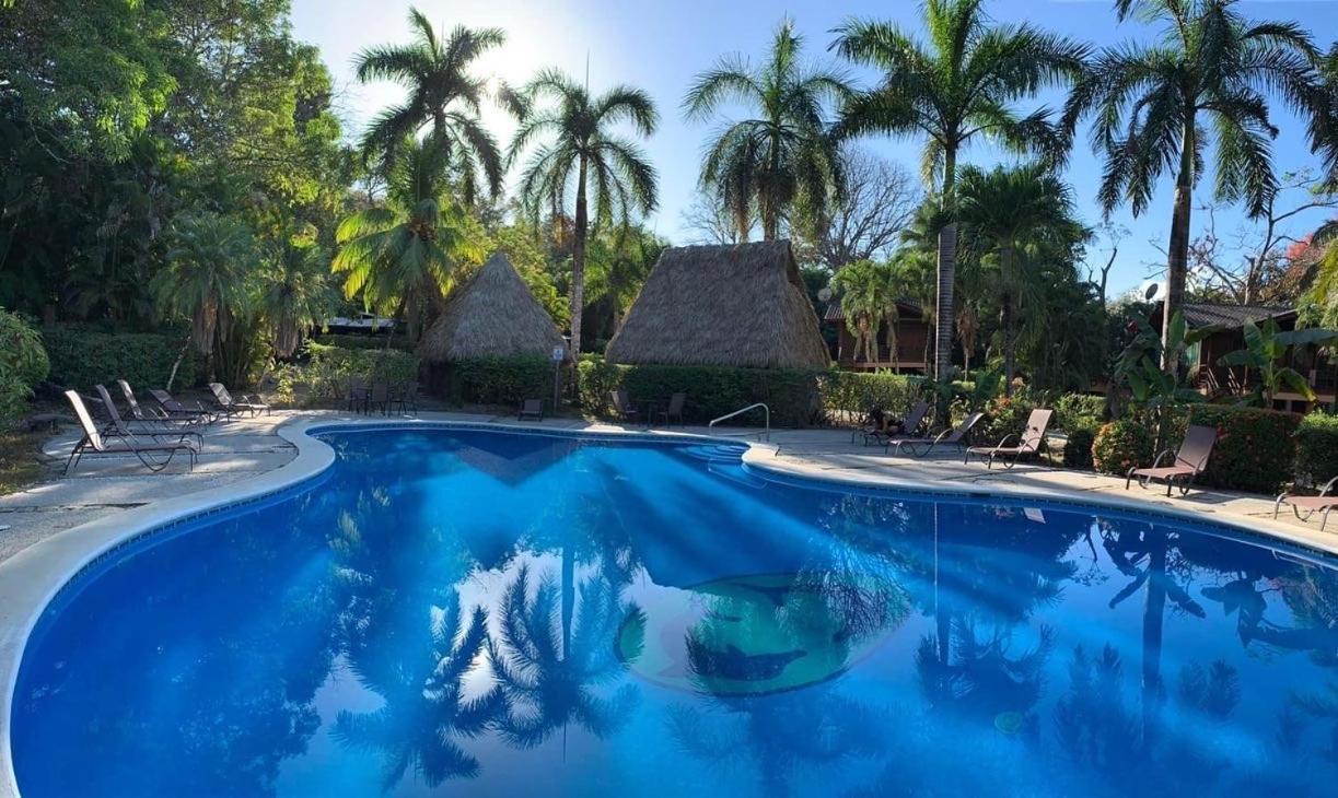 Mal Pais Surf Camp Hotell Playa Santa Teresa  Exteriör bild